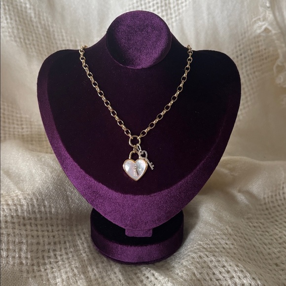 Unwritten Jewelry - Mother of Pearl Heart & Key Necklace